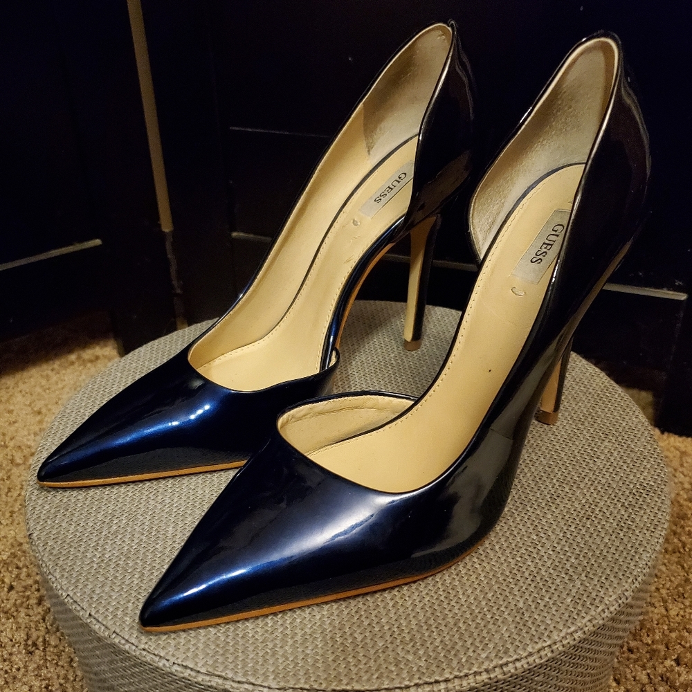 Guess Pumps